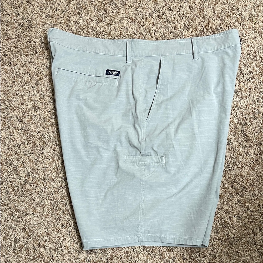 AFTCO Men's Light Gray Flat Front Shorts